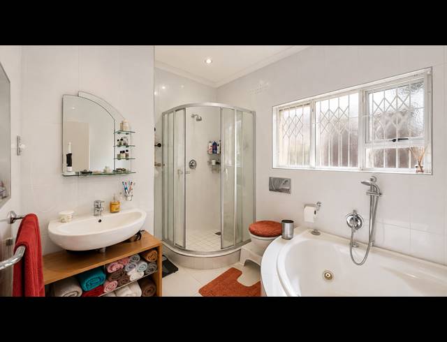 4 BEDROOM FREESTANDING FOR SALE IN SHERWOOD